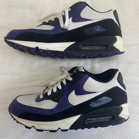 Looking to sell fast - Nike Air Max 90 Purple - Picture 5 of 6